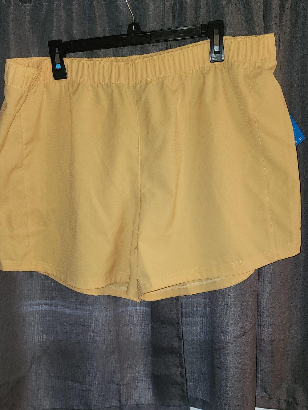 Columbia Women's Yellow Athletic Elastic-Waist Shorts
